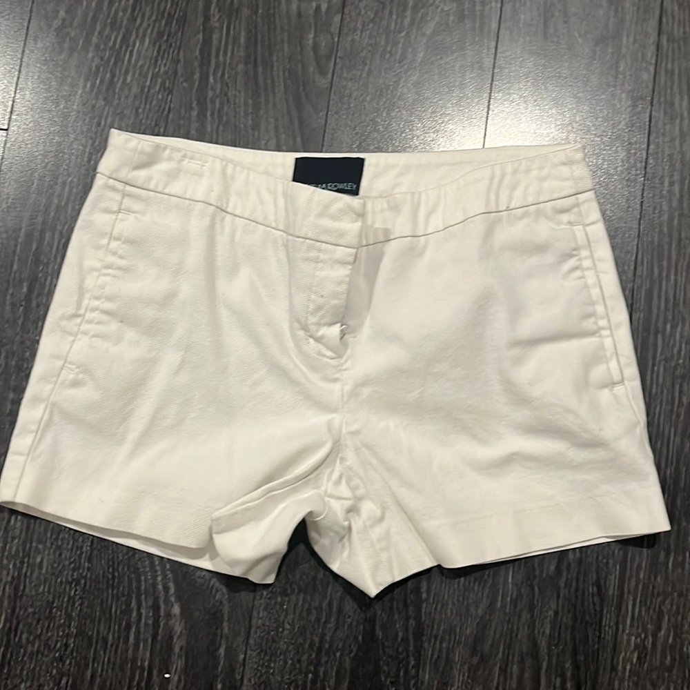 White Cynthia Rowley shorts. Size 6.